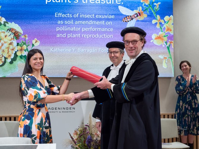 PhD title awarded to Katherin Barragan, by Prof Marcel Dicke and Prof Joop van Loon